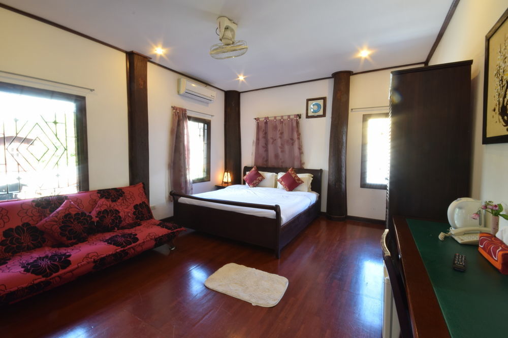 Mylaohome Guesthouse Luang Prabang Bagian luar foto