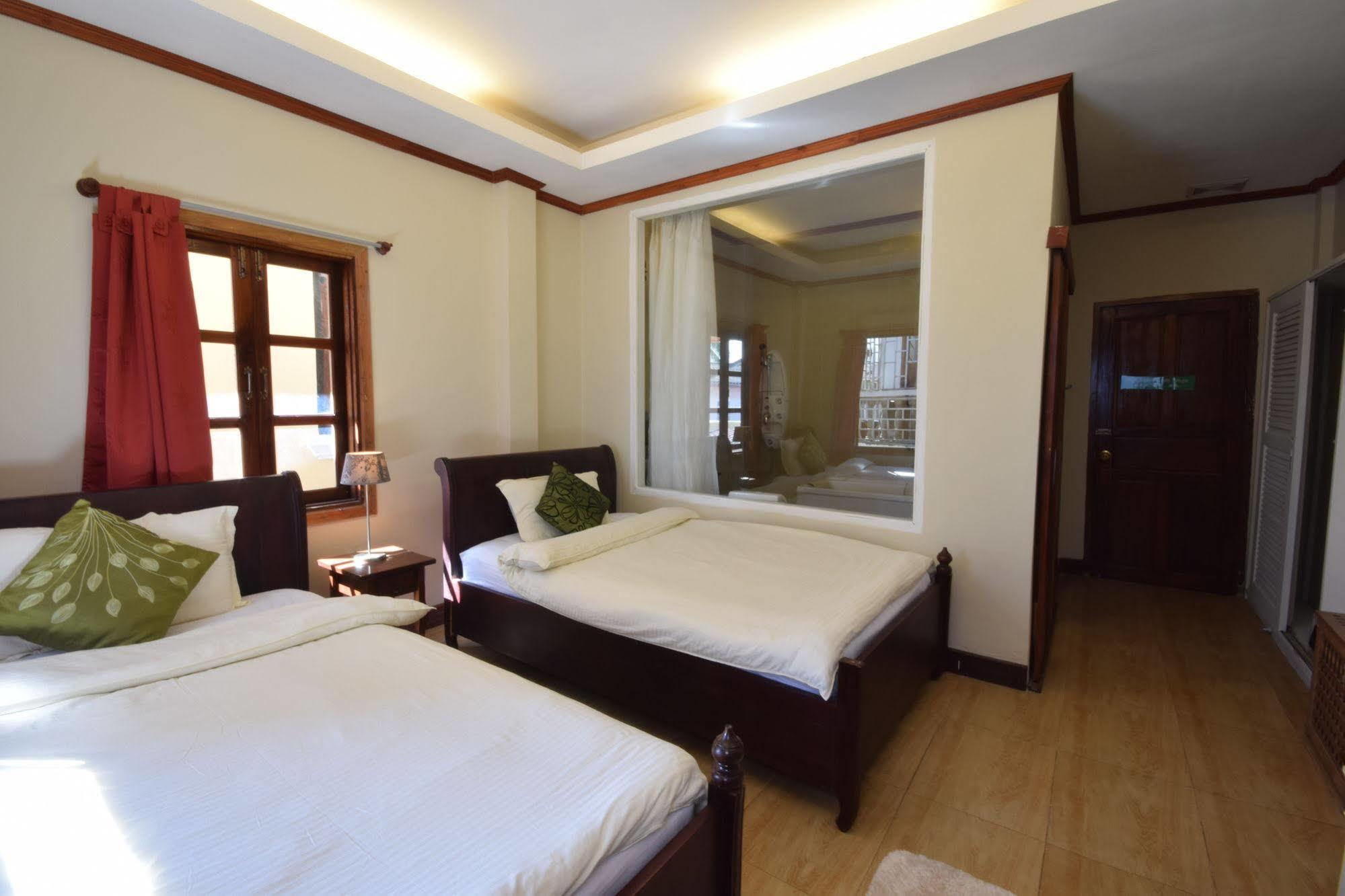 Mylaohome Guesthouse Luang Prabang Bagian luar foto