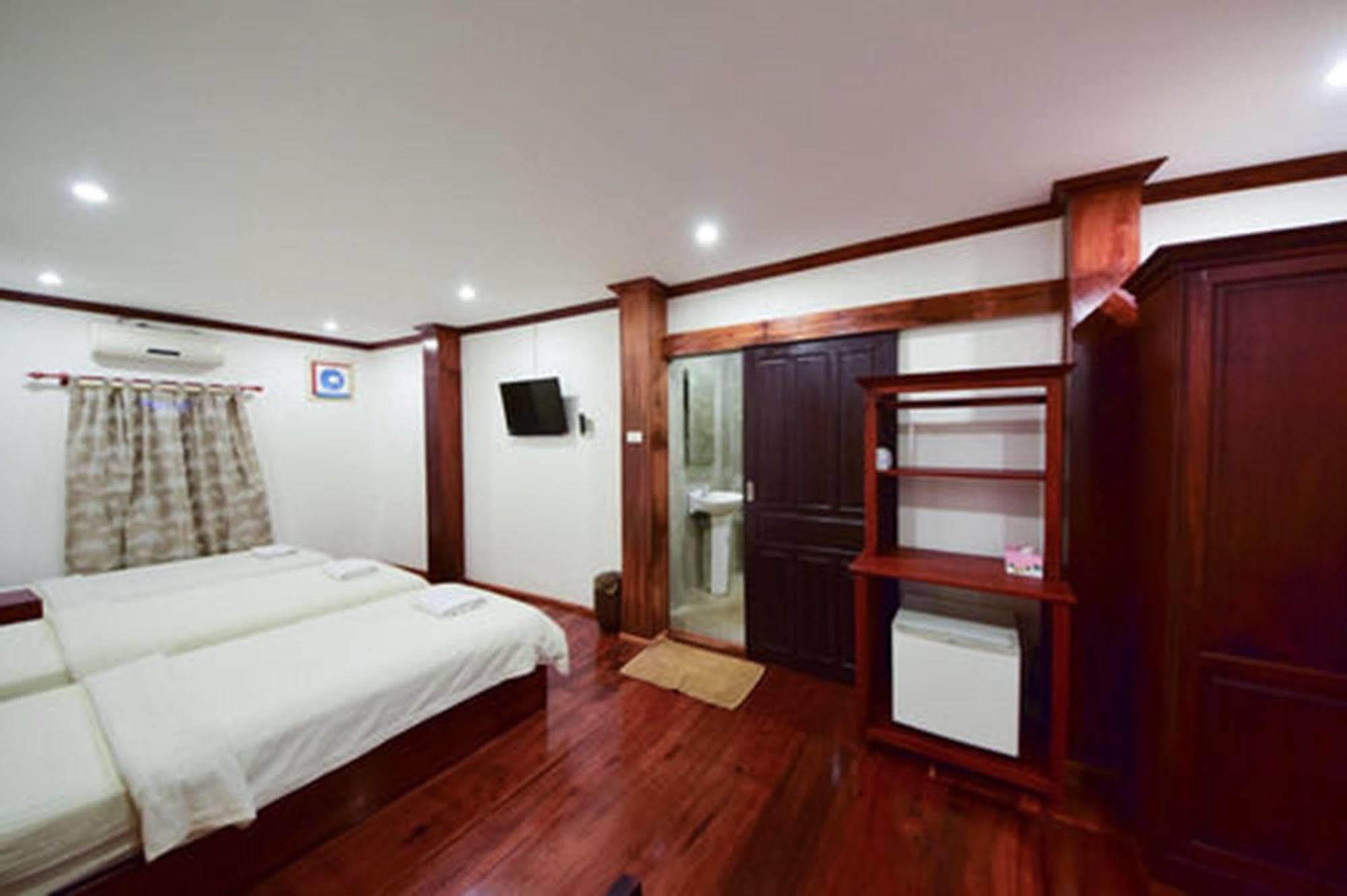 Mylaohome Guesthouse Luang Prabang Bagian luar foto